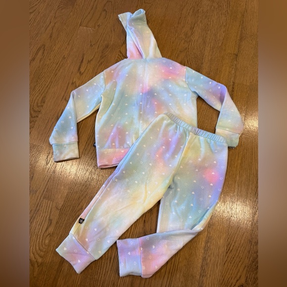 Pixielane Kids Rainbow Heart Hoodie and Jogger Set 2T LIKE NEW - Picture 2 of 4